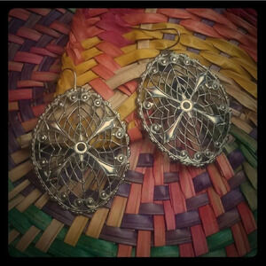 Oval Web Net Swirl Scalloped Earrings